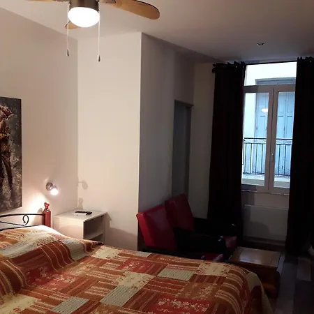 Mason D'hotes La Re'belle Oda ve Kahvaltı 3*