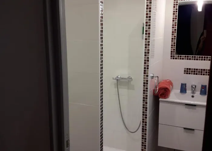 Mason D'hotes La Re'belle